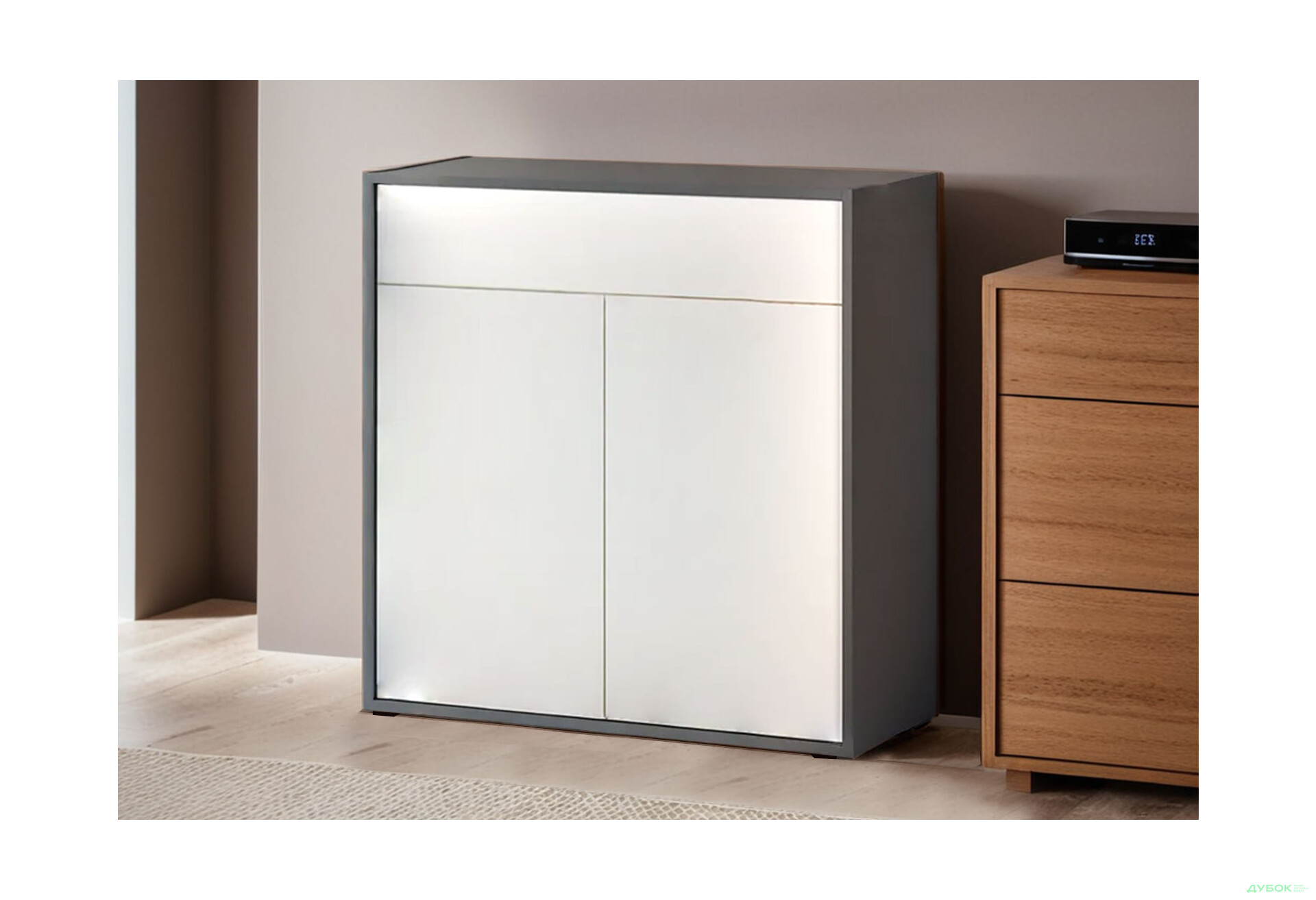 Комод VMV holding Алекс 2-дверний з шухлядою без ручок 84 см Сіро-білий - Зображення 2 Зображення 2 - Комод VMV holding Алекс 2-дверний з шухлядою без ручок 84 см Сіро-білий